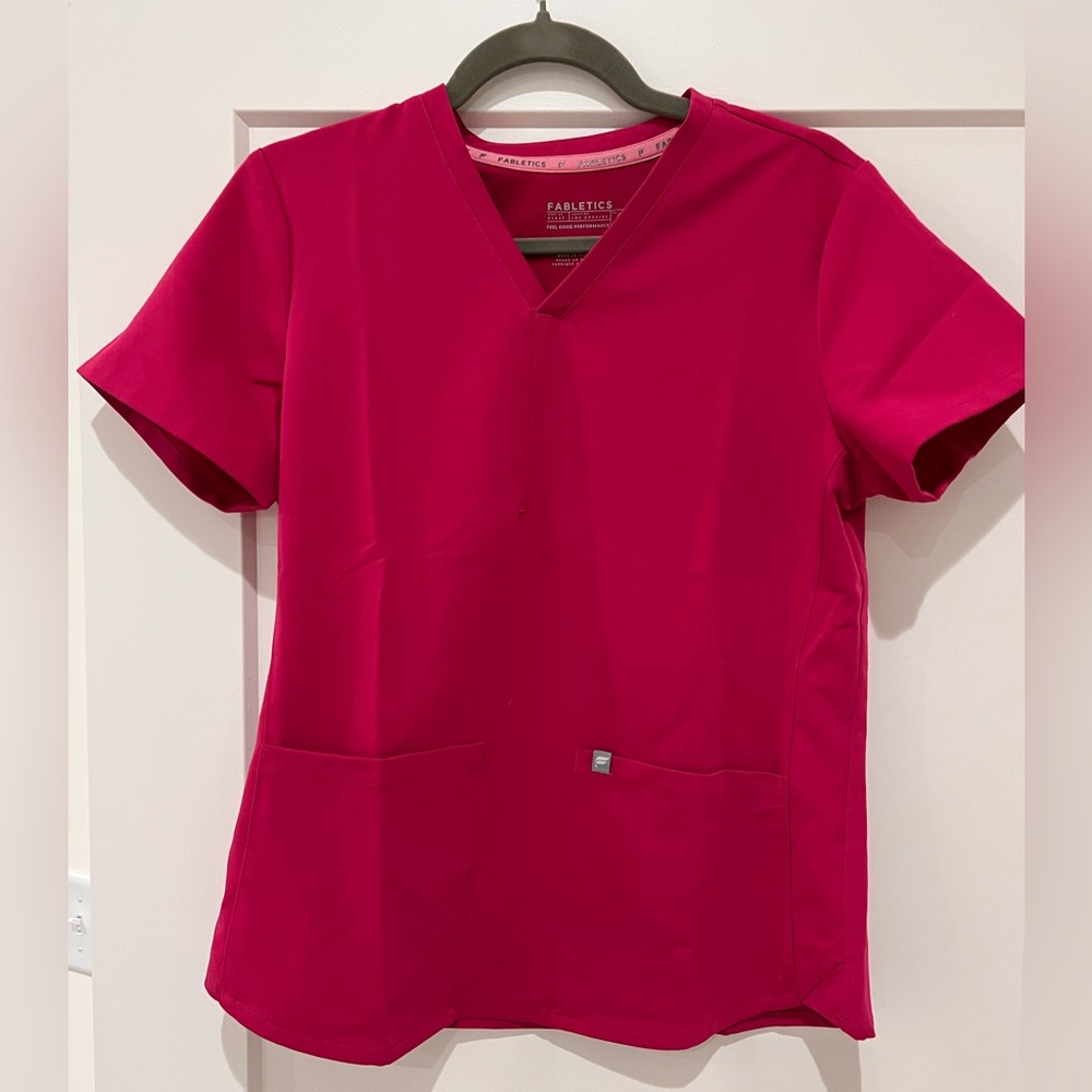 Fabletics size small fuchsia scrub set